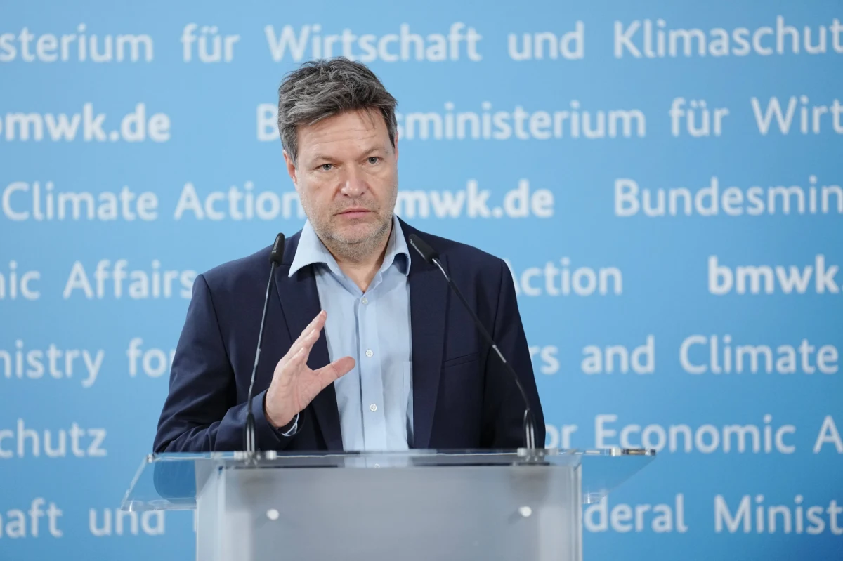 Minister gospodarki Niemiec Robert Habeck uważa, że jego kraj musi szukać alternatywy dla rosyjskiego gazu. Skrytykował przy tym możliwość uruchomienia gazociągu Nord Stream 2. „Sytuacja geopolityczna zmusza Niemcy do tworzenia innych możliwości importu i dywersyfikacji dostaw” - powiedział polityk Zielonych gazetom Funke-Mediengruppe i francuskiemu dziennikowi "Ouest-France".