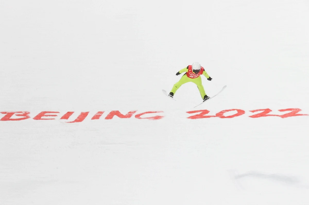 Czterech polskich skoczków zobaczymy w dzisiejszym olimpijskim konkursie na normalnej skoczni narciarskiej w Zhangjiakou. Początek rywalizacji - w samo południe.