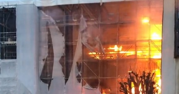 W niedzielę po południu w pobliżu Muzeum d'Orsay i rezydencji ambasadora Niemiec w Paryżu wybuchł wielki pożar. W akcji było ponad 150 strażaków. Ogień udało się opanować późnym wieczorem.