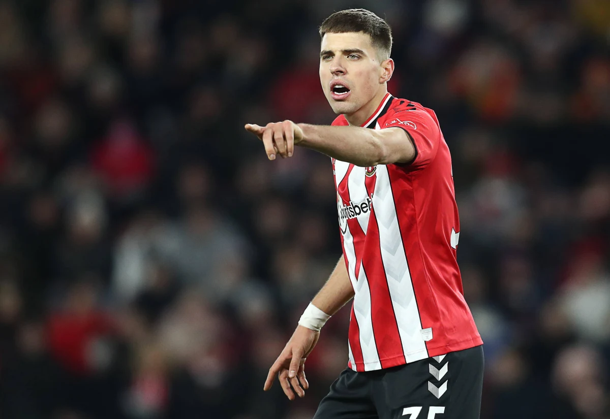 W 1/8 finału Pucharu Anglii szykuje się rywalizacja dwóch polskich piłkarzy - Southampton Jana Bednarka trafił na West Ham United, którego bramki broni Łukasz Fabiański. Drugą parę drużyn z Premier League na tym etapie rozgrywek tworzą wicelider - Liverpool i Norwich City, którego barw broni Przemysław Płacheta.