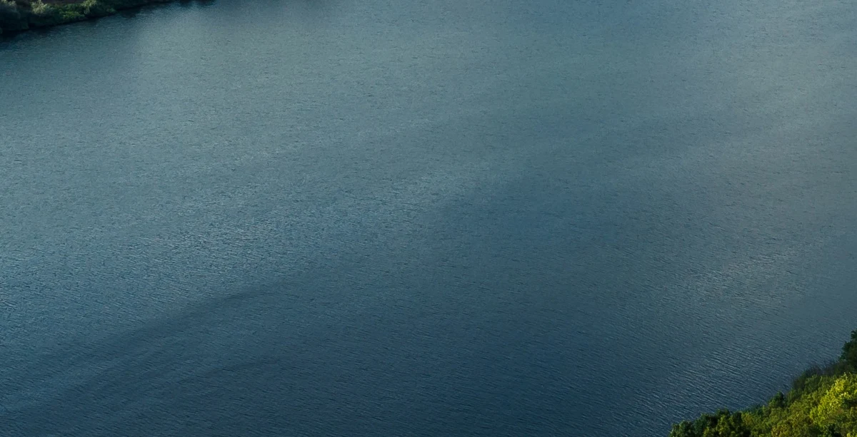 Tragicznie zakończyły się poszukiwania zaginionej mieszkanki gminy Dywity w powiecie olsztyńskim. W niedzielę płetwonurkowie z Komendy Miejskiej Państwowej Straży Pożarnej w Olsztynie odnaleźli ciało 65-latki. Trwa wyjaśnianie okoliczności tragicznego zdarzenia - podała policja.