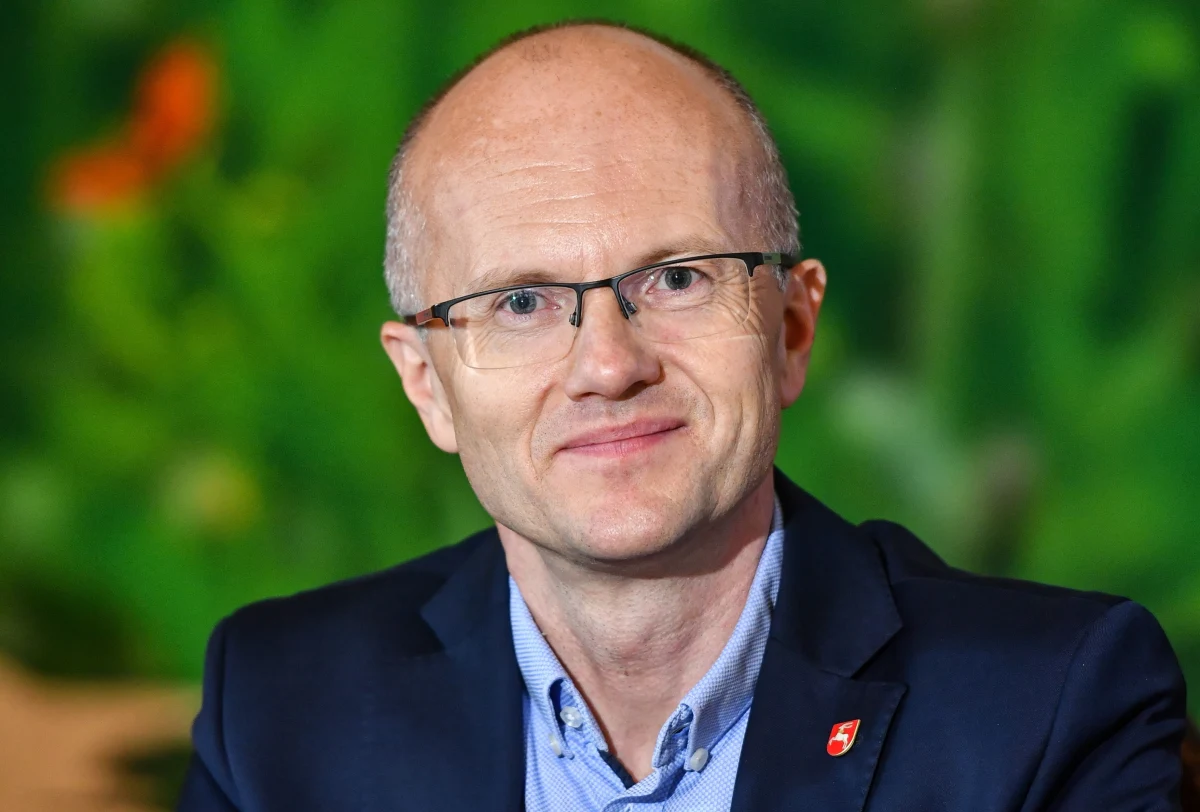 ​Sebastian Trojak złożył rezygnację z funkcji członka zarządu województwa lubelskiego. Jak podaje "Dziennik Wschodni", nieoficjalnie mówi się, że dymisja jest efektem konfliktu z szefem lokalnych struktur Solidarnej Polski posłem Janem Kanthakiem.