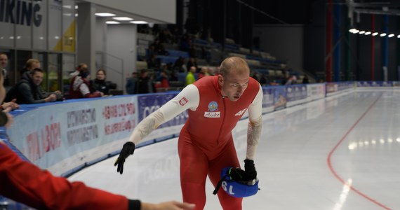 Panczenista Zbigniew Bródka przekazał, że z powodu urazu mięśnia uda zrezygnował ze startu w zaplanowanym na wtorek wyścigu na 1500 metrów w igrzyskach olimpijskich w Pekinie. "Nie była to łatwa decyzja" – napisał Polak.