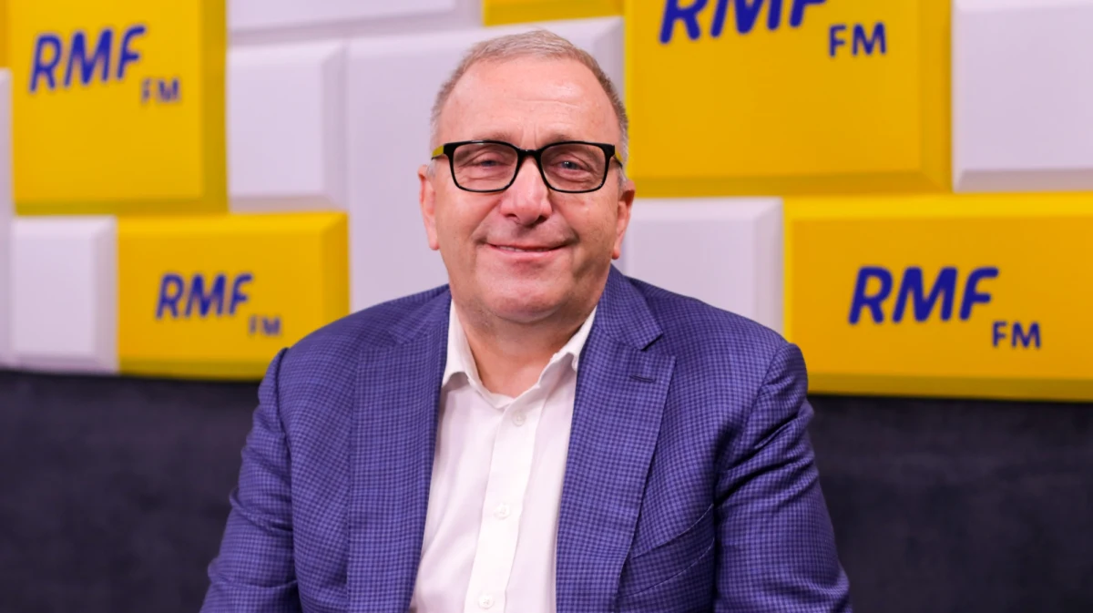 Mam wrażenie, że Paweł Kukiz kluczy w sprawie powołania komisji śledczej ds. podsłuchów – mówił w Porannej rozmowie w RMF FM Grzegorz Schetyna. "Złożył twardą deklarację na początku, zaczął zbierać podpisy, potem zaczął układać skład tej komisji i jej szefostwo (…) Ja widzę, co się dzieje na korytarzu (Sejmu – red.). Niech złoży ten wniosek. On i tak może trafić do zamrażalki sejmowej, włożony przez marszałek Witek. PiS zrobi wszystko, żeby nie było tej komisji" – kontynuował poseł Platformy Obywatelskiej. Dalej zastanawiał się, czy Paweł Kukiz będzie partnerem politycznym w tej sprawie dla opozycji, czy PiS będzie nim manipulował i traktował jak "pożytecznego idiotę". 