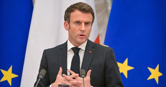 "Nie można tworzyć architektury bezpieczeństwa europejskiego, odmawiając poszczególnym państwom prawa wejścia do NATO" – przekonywał Emmanuel Macron po 5-godzinnych rozmowach w cztery oczy z Władimirem Putinem. Podkreślił zarazem, że "jest jeszcze czas na zachowanie pokoju".