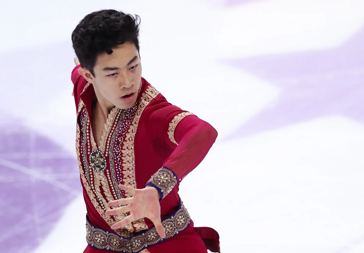 Amerykanin Nathan Chen z wynikiem 113,97 pkt pobił rekord świata w programie krótkim łyżwiarzy figurowych na igrzyskach w Pekinie.