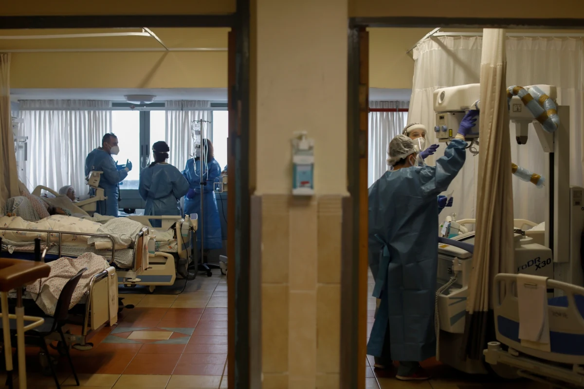 Ministerstwo Zdrowia informuje o 35 960  nowych przypadkach zakażenia koronawirusem. Ostatniej doby zmarło 286 chorych na Covid-19. Wyzdrowiało dotąd 4 373 899 zakażonych.