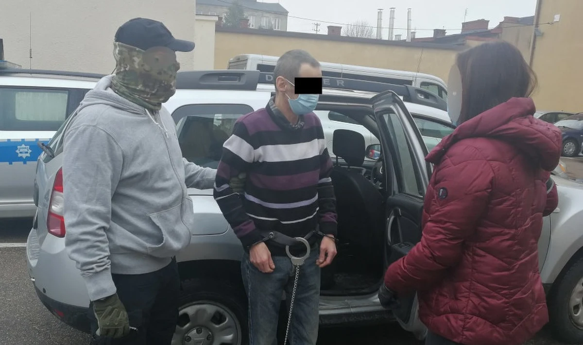 Podczas alkoholowej imprezy mężczyźni pokłócili się i pijany 49-latek wbił nóż w szyję 55-latka - ustalili wołomińscy policjanci. Mężczyzna usłyszał już zarzut zabójstwa.