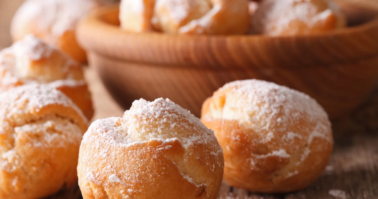  Ten przepis na pączki to prawdziwy hit. Nie zgadniesz, co dodają do nich Włosi