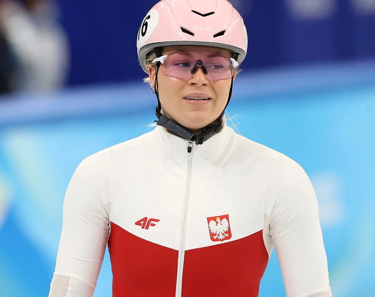 Natalia Maliszewska przystąpiła do rywalizacji na igrzyskach w Pekinie po zamieszaniu związanym z testami na koronawirusa. Dziś Polka ​wygrała swój bieg i awansowała do ćwierćfinału na 1000 m w short tracku. Dalsza rywalizacja w najbliższy piątek. W półfinale odpadła sztafeta kobiet.