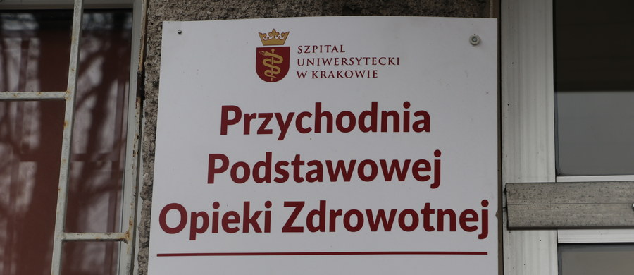 W tym tygodniu w cyklu „Twoje Zdrowie” odwiedzamy poradnię leczenia bólu w Szpitalu Uniwersyteckim. Rocznie przyjmowanych jest tam kilkadziesiąt tysięcy pacjentów. Coraz więcej z nich to młodzi ludzie, którzy przeszli zakażanie koronawrisuem.
 
