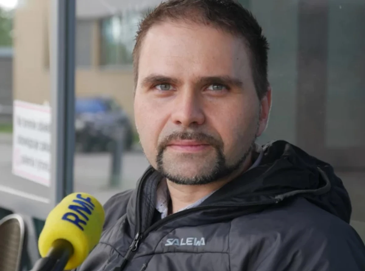 Skrócony okres nauki zdalnej dla uczniów starszych klas, krótsza izolacja dla osób zakażonych koronawirusem, brak kwarantanny dla osób z kontaktu, zmniejszenie bazy łóżek covidowych, zniesienie kwarantanny po przyjeździe z państw spoza strefy Schengen – co o nowych zarządzeniach Ministerstwa Zdrowia mówią eksperci? Z wirusologiem profesorem Krzysztofem Pyrciem rozmawiał o tym Krzysztof Urbaniak z radia internetowego RMF24. 