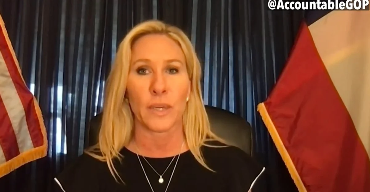 Deputowana do Izby Reprezentantów Marjorie Taylor Greene w trakcie wywiadu pomyliła tajną policję działającą w III Rzeszy z hiszpańską zupą. Wypowiedź Greene szybko stała się tematem żartów w mediach społecznościowych.