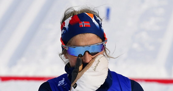 Norweżka Therese Johaug zdobyła swój drugi złoty medal igrzysk w Pekinie. W czwartek triumfowała w rywalizacji na 10 km techniką klasyczną. Izabela Marcisz zajęła 29. miejsce.