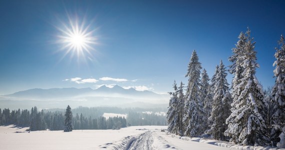 Goprowcy z grupy podhalańskiej opublikowali komunikat, w którym ostrzegają o zagrożeniu lawinowym w Pieninach. „ Ze względu na opad deszczu i ocieplenie można spodziewać się wystąpienia zjawisk lawinowych w stromych miejscach, gdzie wcześniej nastąpiła zwiększona akumulacja śniegu” – piszą.