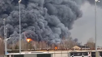 Starachowice: Pożar hali produkcyjnej. Okolica spowita kłębami dymu
