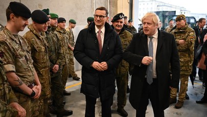 Ekspert o wizycie Johnsona w Polsce: Wielka Brytania szuka współpracy z UE. Wojsko jest dobrym pretekstem 