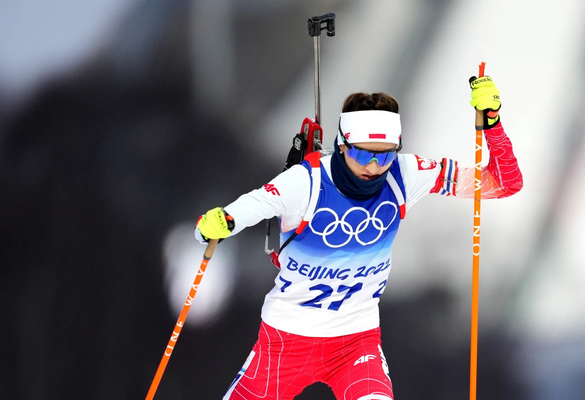 Monika Hojnisz-Staręga zajęła 16. miejsce w biathlonowym biegu na 7,5 km w igrzyskach olimpijskich w Pekinie. Złoty medal - już drugi w tej imprezie - zdobyła Norweżka Marte Olsbu Roeiseland. Druga była Szwedka Elvira Oeberg, a trzecia Włoszka Dorothea Wierer.