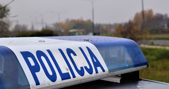 Do tragedii na polowaniu doszło w okolicach Wolsztyna (Wielkopolskie). 56-letni mężczyzna zginął w wyniku postrzału. Według wstępnych ustaleń policji, broń miała wystrzelić podczas jej rozładowywania.