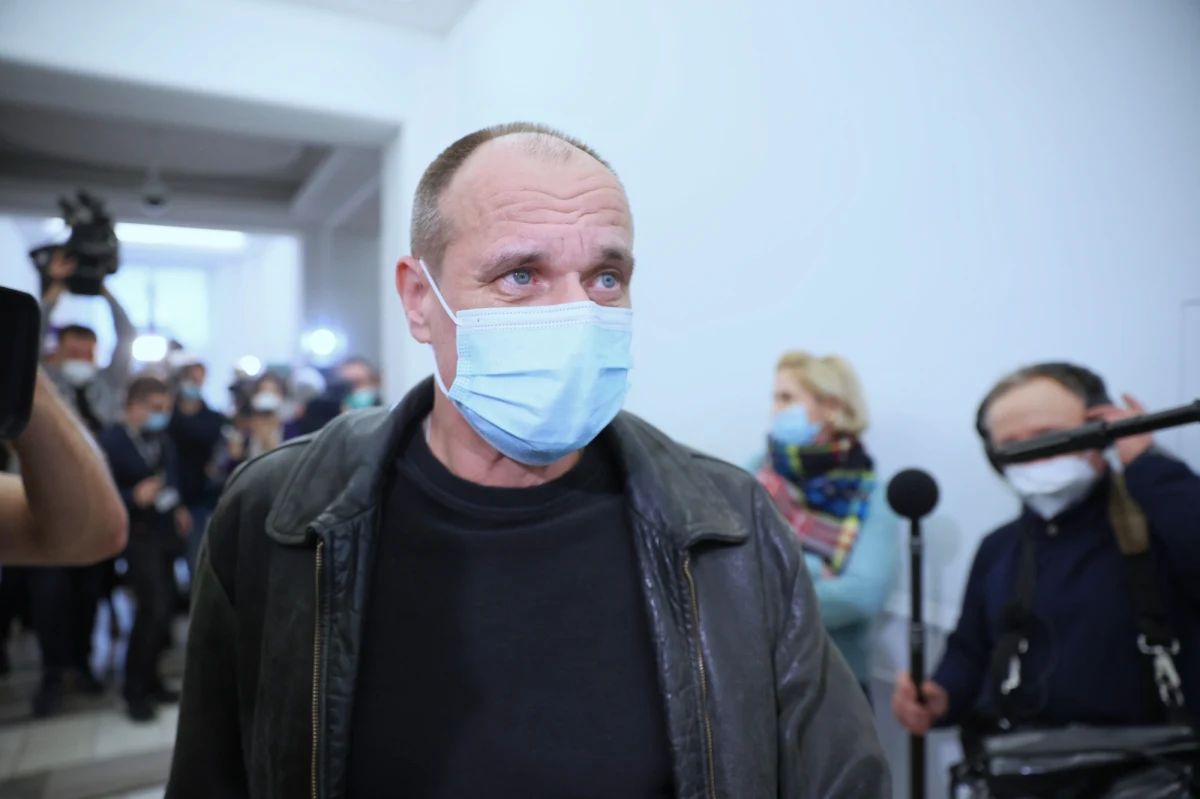 "Chodzi o zmiany w legislacji i one powinny być celem takiej komisji, a nie spalenie kogoś na stosie" – stwierdził w rozmowie z PAP lider Kukiz’15 Paweł Kukiz, pytany o komisję śledczą ds. inwigilacji w latach 2005-2021, której powołania chce opozycja. W czwartek Kukiz złożył wniosek w tej sprawie. "Uważam, że to jest tak ważna sprawa, że PiS ma moralny obowiązek nieblokowania tego wniosku i samego głosowania" – ocenił. 