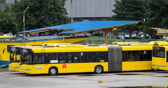 Nietrzeźwego kierowcę autobusu miejskiego zatrzymali policjanci wydziału ruchu drogowego z Bytomia. 54-letni mężczyzna jechał bez pasażerów.