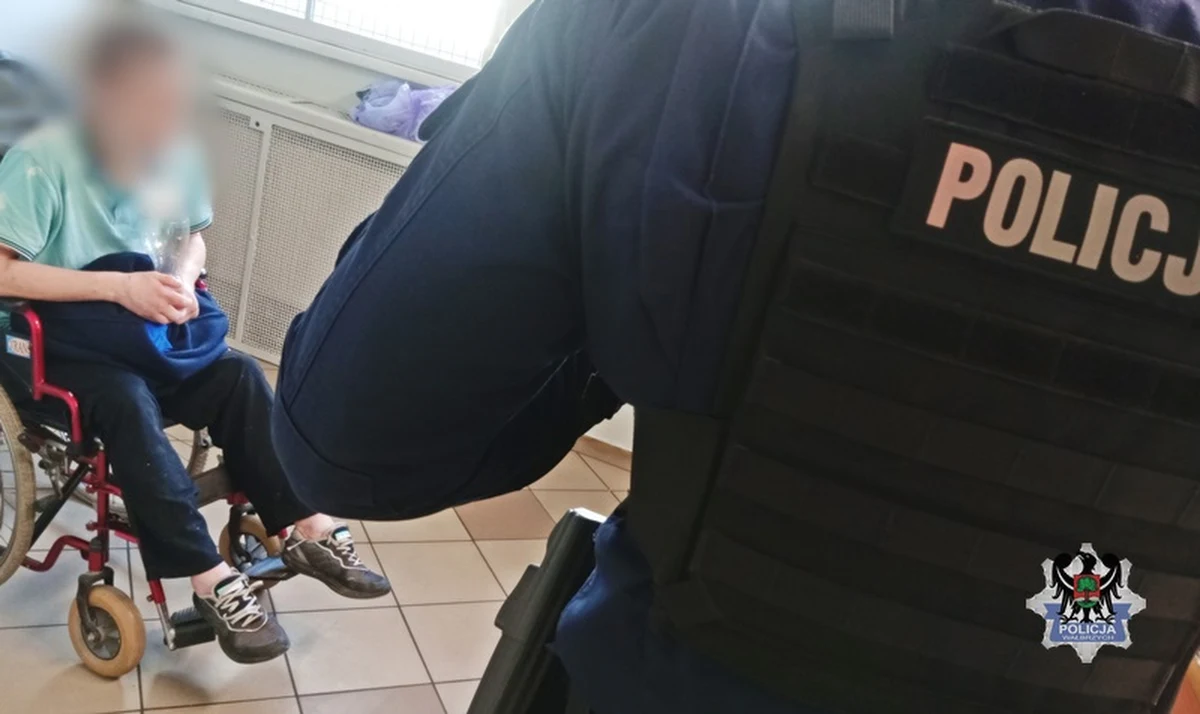 Trzy miesiące w areszcie spędzi 30-letni mężczyzna, który rzucił się na policjantów z młotkiem. Mundurowi interweniowali w jego domu na wezwanie jednego z sąsiadów. Wobec agresywnego 30-latka policjanci użyli broni.