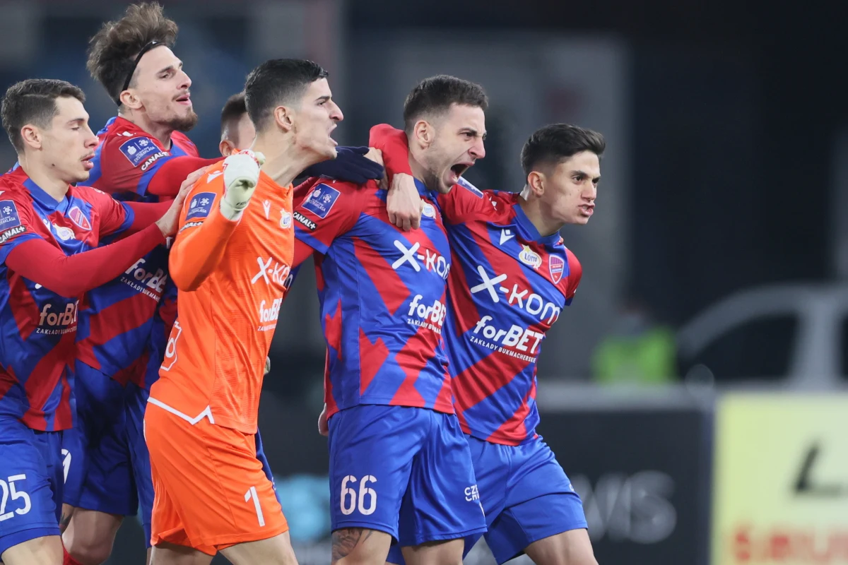 Gol już w 13. sekundzie Greka Giannisa Papanikolaou zakończył serię meczów bez porażki Radomiaka Radom. Raków Częstochowa przetrwał trudne chwile i odniósł drugie na wiosnę zwycięstwo potwierdzając mistrzowskie aspiracje.