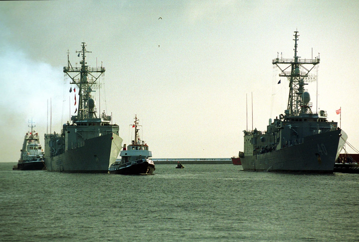 USA zaprzeczyły, że prowadziły operacje wojskowe na rosyjskich wodach terytorialnych. Wcześniej Moskwa poinformowała, że amerykański okręt podwodny naruszył granicę w wodach terytorialnych Rosji w rejonie Wysp Kurylskich na Dalekim Wschodzie.
