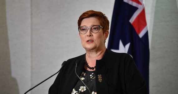Australia tymczasowo zawiesiła operacje w swojej ambasadzie w Kijowie i ewakuowała personel w związku z pogarszającą się szybko sytuacją na granicy ukraińsko-rosyjskiej - poinformowała szefowa australijskiego MSZ Marise Payne.