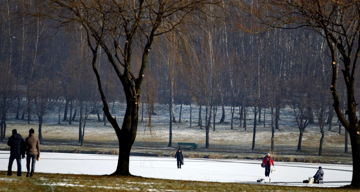 Czeka nas pogodny dzień - na południu kraju niebo będzie bezchmurne lub z niewielkim zachmurzeniem. "Jednak już od wtorku do Polski wejdzie strefa opadów" - mówi Lilianna Drożdżyńska, synoptyk IMGW-PIB.