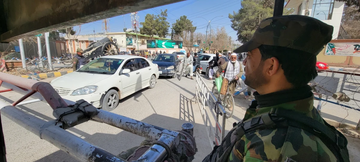 Wzburzony tłum we wsi na wschodzie Pakistanu ukamienował chorego psychicznie mężczyznę, oskarżanego o spalenie Koranu - poinformowała policja. Po samosądzie aresztowano ok. 80 osób. Premier Imran Khan zapowiedział, że wszyscy winni zostaną surowo ukarani.