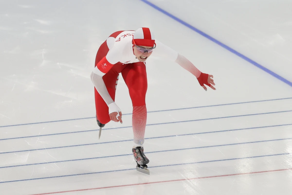 Amerykanka Erin Jackson zdobyła złoty medal igrzysk olimpijskich w Pekinie w łyżwiarskim biegu na 500 m. Druga była Japonka Miho Takagi, a brąz wywalczyła Rosjanka Angelina Golikowa. Na 9. miejscu uplasowała się Kaja Ziomek, a druga z Polek, Andżelika Wójcik, była 11.