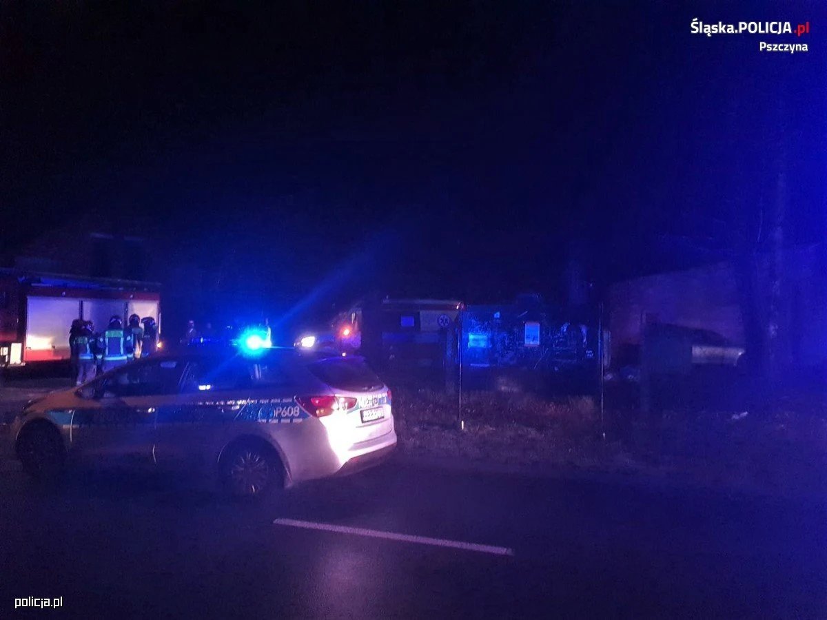 Mieszkanka powiatu pszczyńskiego w województwie śląskim natknęła się w internecie na transmisję próby samobójstwa. Natychmiast powiadomiła policję i dzięki temu uratowała życie mężczyzny i mieszkańców całego budynku.