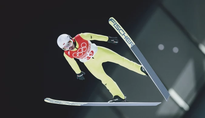 Gdzie oglądać dzisiaj konkurs drużynowy w skokach narciarskich? 