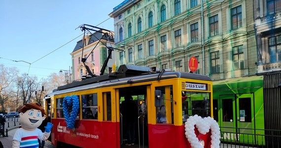 Z okazji Walentynek wrocławskie MPK przygotowało niespodziankę, nie tylko dla zakochanych. To koncert w jednym z najbardziej kultowych wrocławskich tramwajów. Jeździ on swoją trasą od 13 do 14 lutego.
