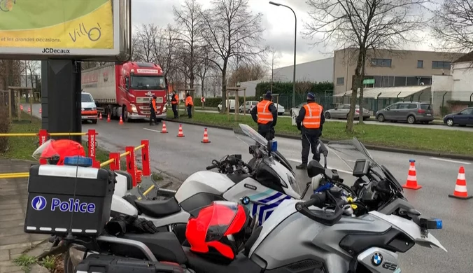 Jadą w kierunku Brukseli. Belgijska policja stara się zablokować "konwój antyszczepionkowy"