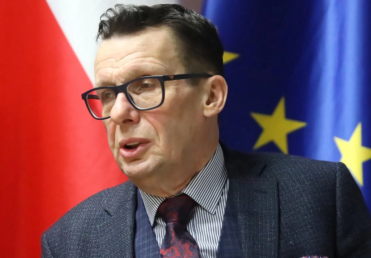 "W przypadkach sędziów, którzy nie wydali orzeczeń z rażącym naruszeniem prawa, postępowania dyscyplinarne zostaną umorzone. Nie widzę powodów do przeprosin" - mówił w Popołudniowej rozmowie w RMF FM gość Bianki Mikołajewskiej, poseł PiS, Marek Ast. "Nie sądzę, żeby ustawy wprowadzone przez PiS osłabiły niezawisłość sędziowską" - zaznaczył przewodniczący sejmowej komisji sprawiedliwości.