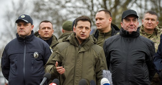 Prezydent Ukrainy Wołodymyr Zełenski ogłosił w poniedziałek w odezwie do narodu ustanowienie 16 lutego Dniem Zjednoczenia Ukraińców. Ten dzień jest wskazywany jako możliwa data potencjalnego rosyjskiego ataku na Ukrainę.