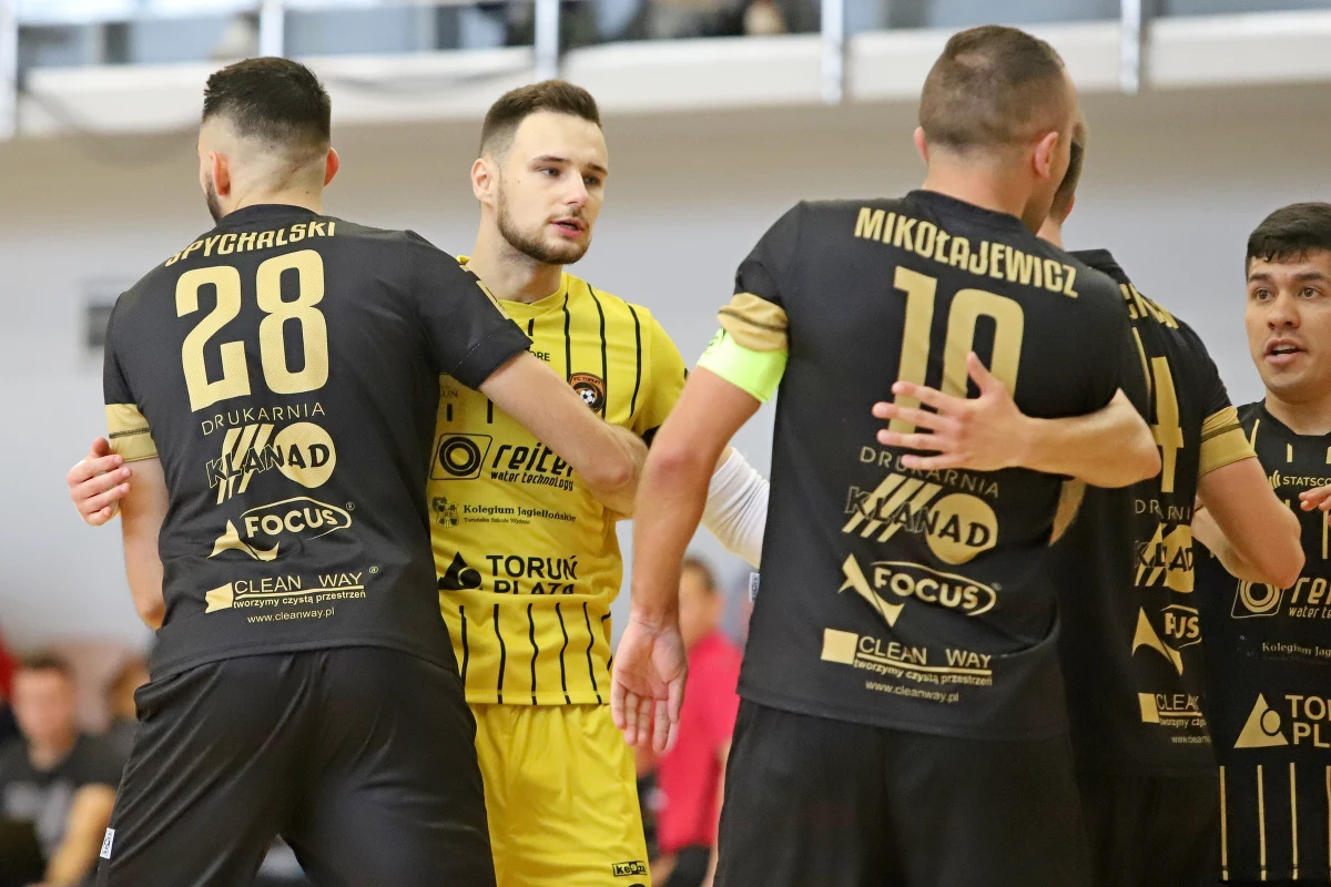 W pierwszej kolejce rundy wiosennej STATSCORE Futsal Ekstraklasy zdecydowanie nie zabrakło bramek oraz emocji. Szczególnie dobrze poradziła sobie pierwsza czwórka, która w komplecie wygrała swoje spotkania.