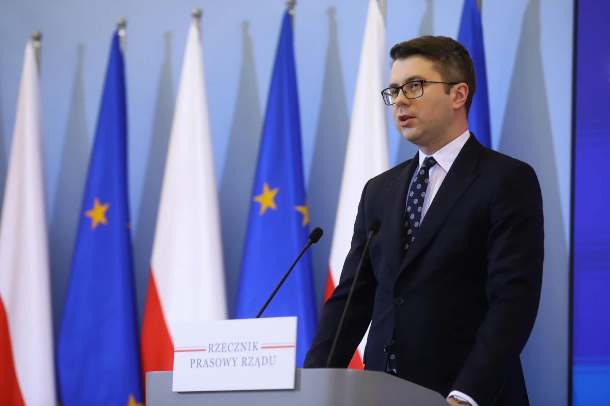 Rząd pracuje nad pewnymi zmianami w systemie podatkowym - powiedział podczas konferencji prasowej rzecznik rządu Piotr Müller. "Nie wykluczam, że jakieś modyfikacje, ale korzystne, pojawią się w ciągu roku" - dodał.