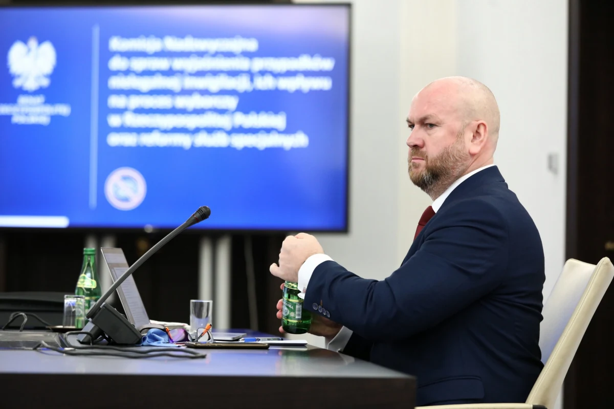 Procedura zakupu Pegasusa jest zaprzeczeniem niezależności; pozyskanie na to środków spoza budżetu państwa jest skandaliczne i bez precedensu - ocenił przed senacką komisją nadzwyczajną były szef CBA Paweł Wojtunik. Przekonywał też, że za pierwszych rządów PiS służby szeroko stosowały podsłuchy.