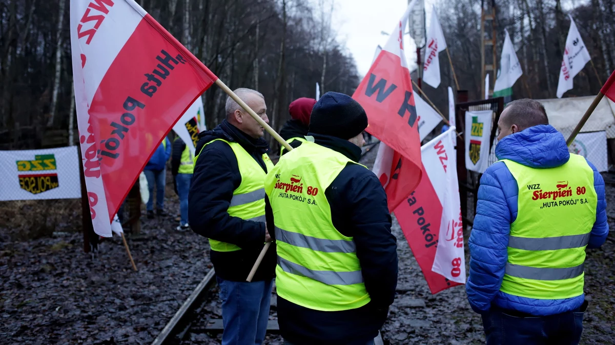 Aż 70 proc. górników pracujących w Polskiej Grupie Górniczej dostało mniejsze wypłaty w związku z Polskim Ładem. Pracownicy grożą protestami.