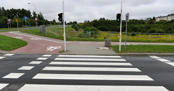 Olsztyńska GDDKiA ogłosiła przetarg na zaprojektowanie rozbudowy oświetlenia na 65 przejściach dla pieszych w ośmiu miejscowościach przy DK15 i DK16 w woj. warmińsko-mazurskim. Zadanie będzie realizowane z rządowego Programu Bezpiecznej Infrastruktury Drogowej.