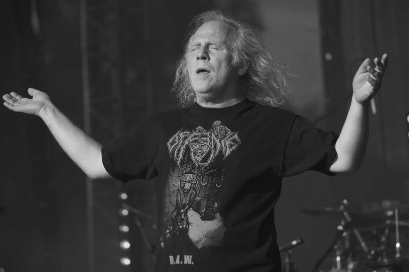 Na oficjalnej stronie zespołu KATpotwierdzono datę oraz miejsce uroczystości pogrzebowych Romana Kostrzewskiego, legendy polskiego metalu. Wokalista zmarł 10 lutego w wieku 61 lat. 