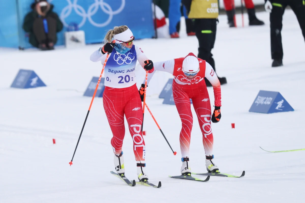 Izabela Marcisz i Monika Skinder zajęły dziewiąte miejsce w finale drużynowego sprintu techniką klasyczną w biegach narciarskich podczas igrzysk w Pekinie. Sensacyjnie złoto wywalczyły Niemki, przed Szwedkami i reprezentantkami Rosyjskiego Komitetu Olimpijskiego.