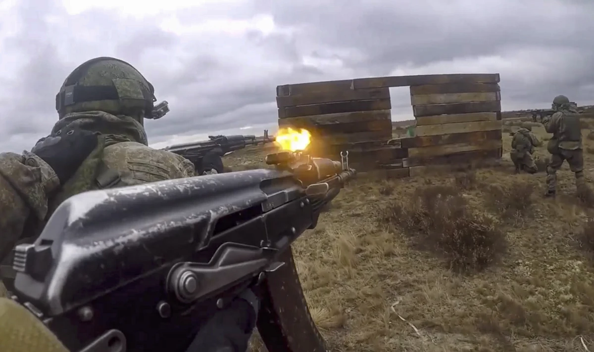 Nie ma oznak deeskalacji, wręcz przeciwnie. Rosjanie gromadzą coraz więcej żołnierzy przy granicy z Ukrainą – twierdzi sekretarz generalny NATO Jens Stoltenberg. Zapewnia, że NATO wciąż liczy na dyplomatyczne rozwiązanie konfliktu i jednocześnie zastrzega: "Jesteśmy przygotowani na najgorsze - że Rosja przeprowadzi inwazję na Ukrainę".  