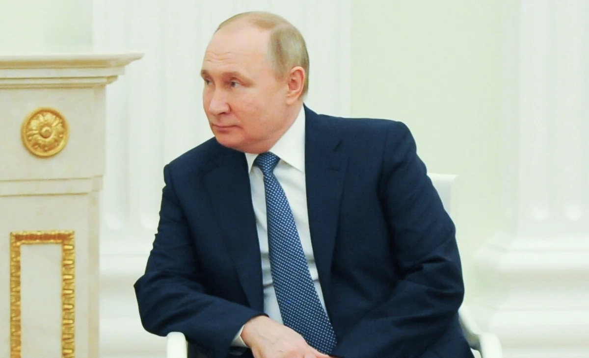 ​Prezydent Władimir Putin zwrócił uwagę na apel rosyjskiej Dumy Państwowej o uznanie samozwańczych republik Doniecka i Ługańska na wschodzie Ukrainy, ale uważa, że byłoby to naruszenie porozumień mińskich - przekazał Kreml.