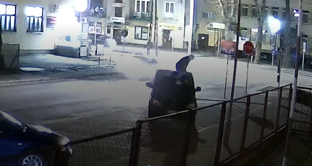 Do 5 lat więzienia grozi mężczyźnie, który na ul. Powstańców Warszawy w Lubartowie wskoczył na dach busa i przejechał na nim kilka ulic. 30-latek usłyszał zarzut niszczenia mienia. Powiedział policjantom, że nie wie, co nim kierowało. 