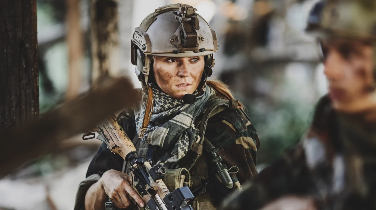 Oszuści wciąż modyfikują i udoskonalają swoje metody działania. Tym razem mieszkaniec powiatu nowotarskiego padł ofiarą oszustwa na amerykańskiego żołnierza, ale w wersji damskiej. Zaufał poznanej w sieci kobiecie i stracił 15 tysięcy złotych.