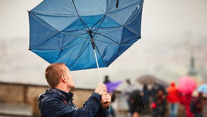 Wieje na Dolnym Śląsku. Ostrzeżenia trzeciego stopnia